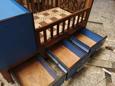 baby cot