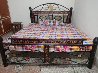 IRON BED KING SIZE
