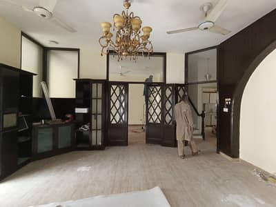 10 MARLA HOUSE FOR RENT IN DHA PHASE 4