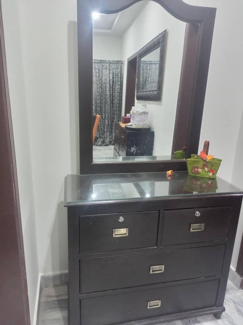Excellent Condition  Bed set 2
