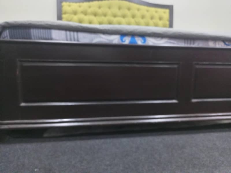 Excellent Condition  Bed set 7