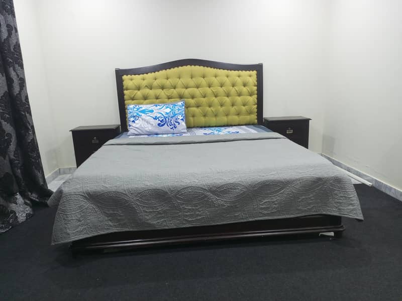 Excellent Condition  Bed set 8