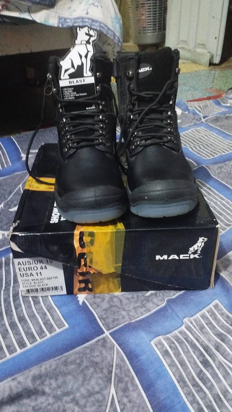 Mack boot 0