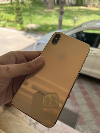 Iphone XS Max golden colour 64gb