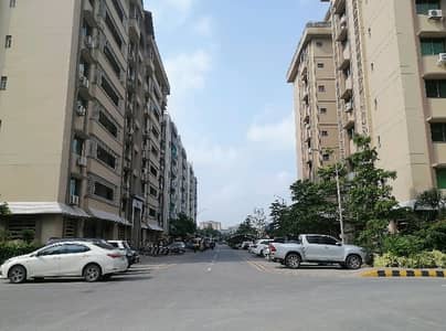 12 Marla Flat Situated In Askari 11 - Sector B Apartments For sale