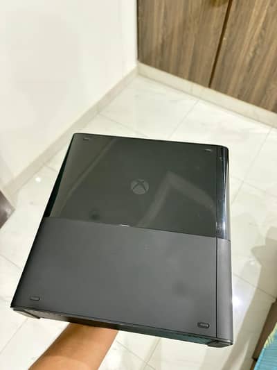 Xbox 360 Console – Great Condition, Complete in Box!