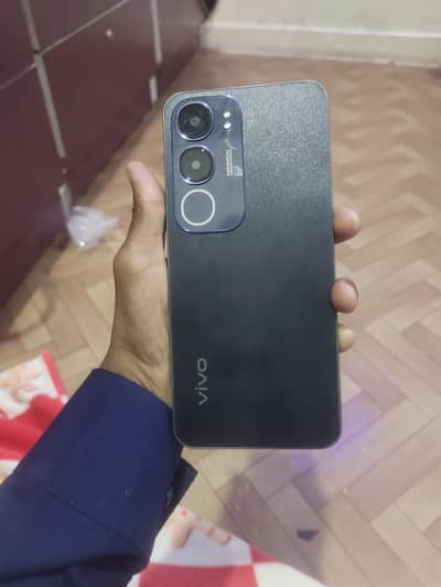 vivo y19s 10 by 8 condition