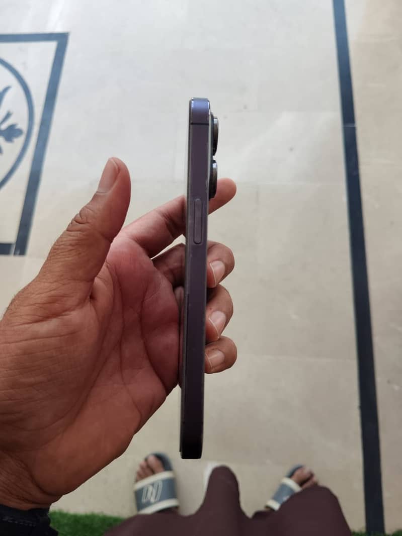 Apple iPhone 14 Pro 1