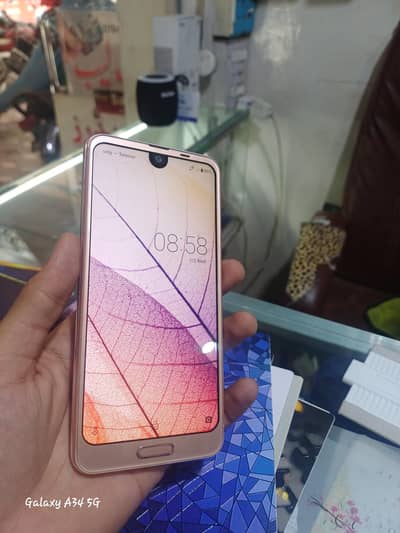Aquos r2