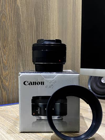 Canon 50mm stm lens 10/10