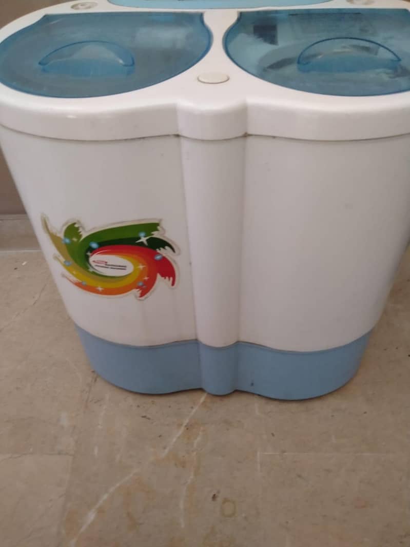 Mini washing machine 4