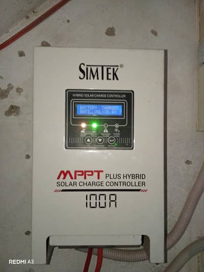 Simtek 100A MPPT Plus Hybrid Solar Charge Controller - 12V/24V