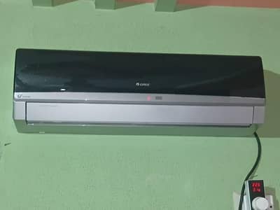 gree 1.5 ton v good condition 03259769575