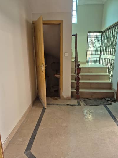 10 Marla Lower Portion For Rent In Iqbal Town