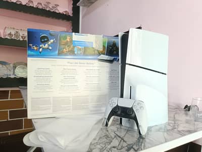 PS5 slim disc CFI-2116 latest edition in brand new condition