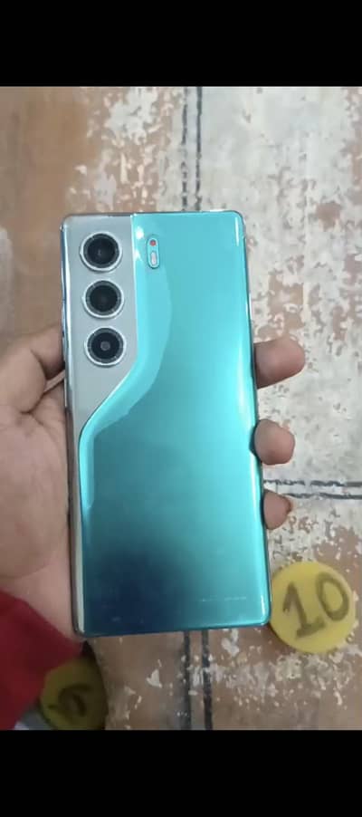 Tecno camon 40 pro 8+8/256