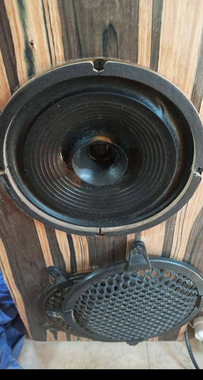 car Speaker 0