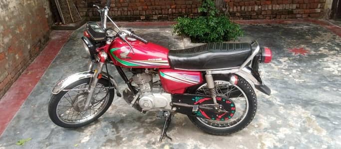 Honda cg 125 2014 model urgnt sel 03026608682