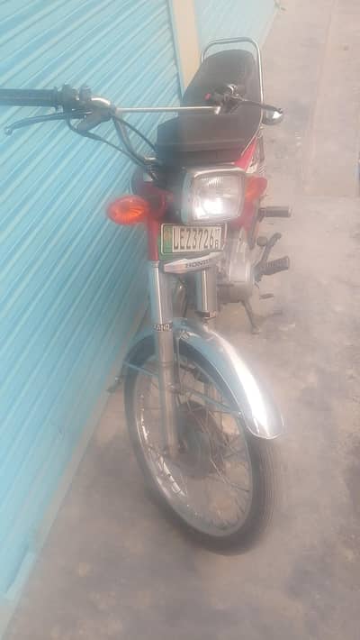 2015 model mere name pr ha biomatric mokhe pr milhe gi