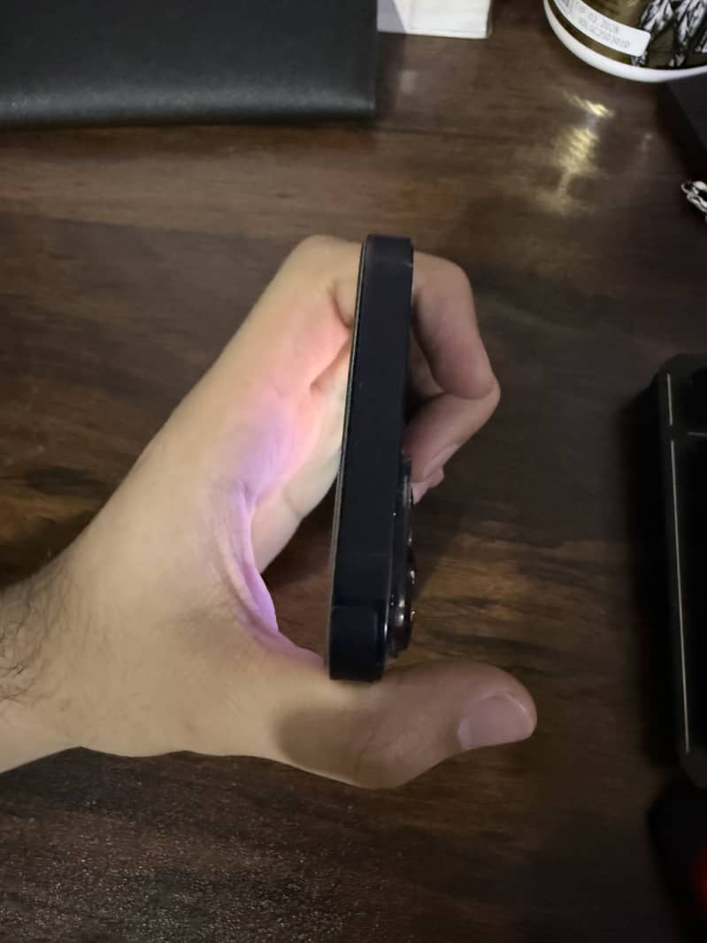 iPhone 14 4