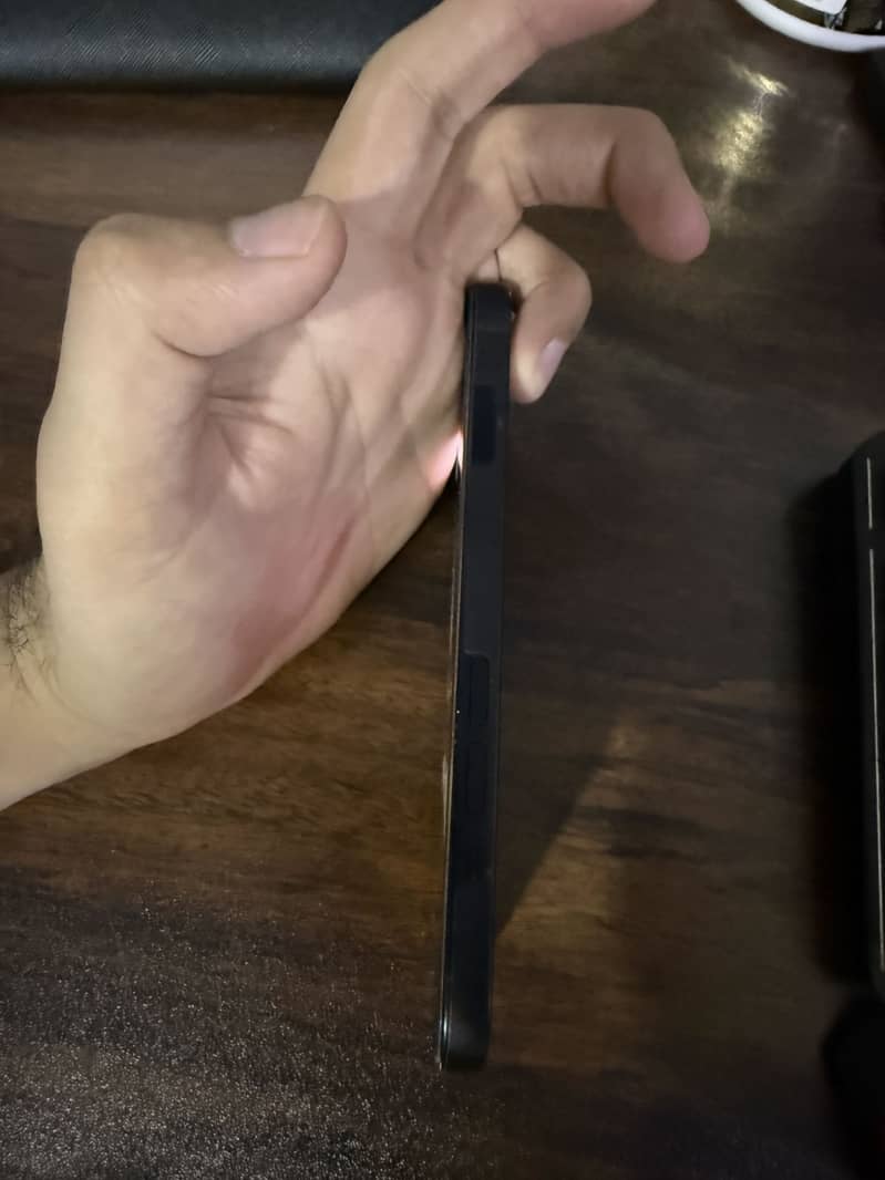 iPhone 14 6