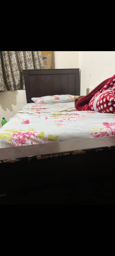 SINGLE BED ( GOOD CONDITION)