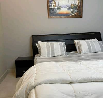 Flat Of 800 Square Feet Is Available For Rent