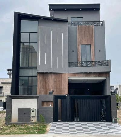 Tripple Storey 5 Marla House Available In Royal Orchard - Block G For sale