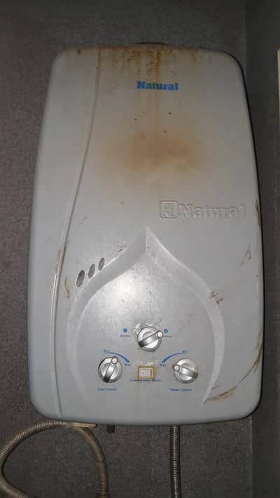 12 liter geyser for sale only gas good condition