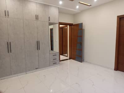 Like A Brand New Double Storey 10 Marla House Available In Bahria Town Phase 8 - Block E For Rent