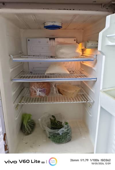 Dawlance fridge medium size