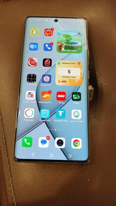 Tecno spark 20 pro+