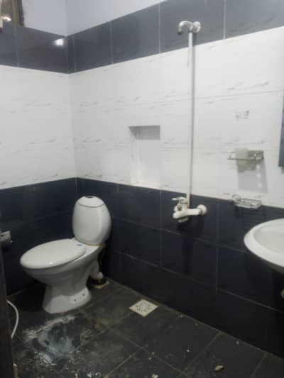 three bed dd ground floor portion for rent in johar