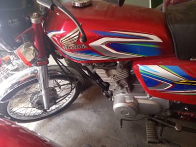 HONDA 125 available for sale. biometric available, 1 hand used