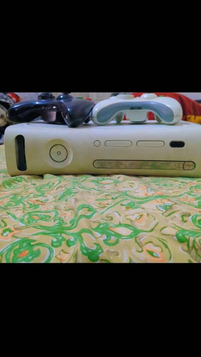 xbox360 with 2 controller