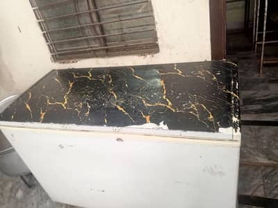 pel ka freezer hai