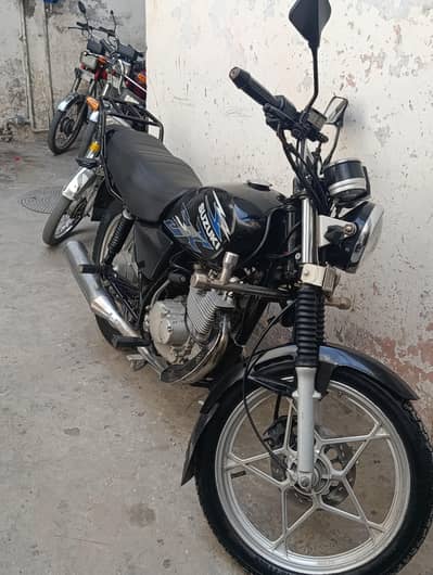 Suzuki Gs 150 Se pack engine total original new tyers both