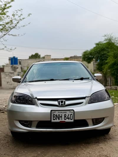 Honada civic vti 2004 model urgent for sale ready to drive car