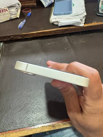 Iphone 16e  with box 128gb