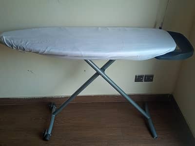 Iron Foldable Stand