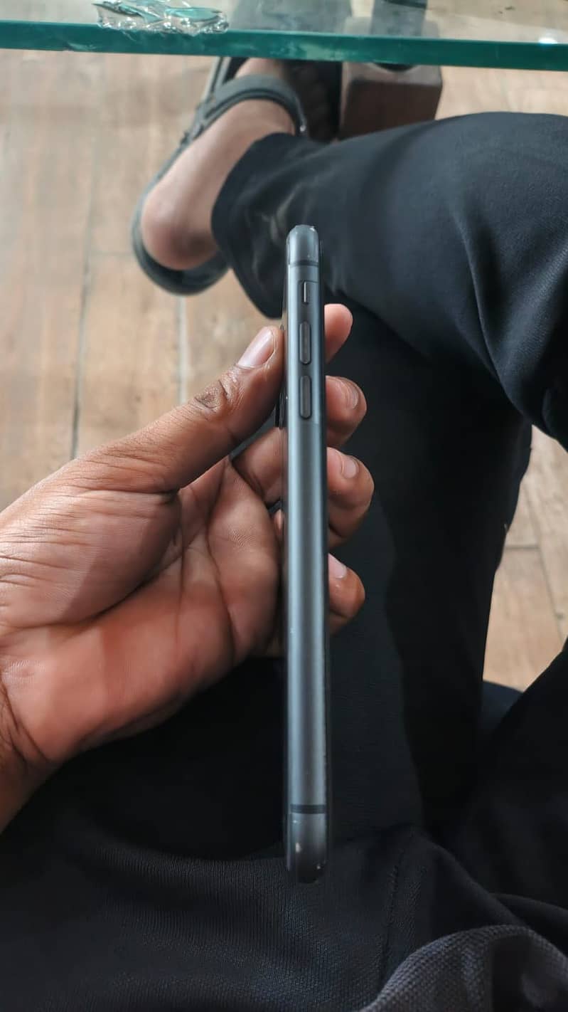 iPhone 11 0
