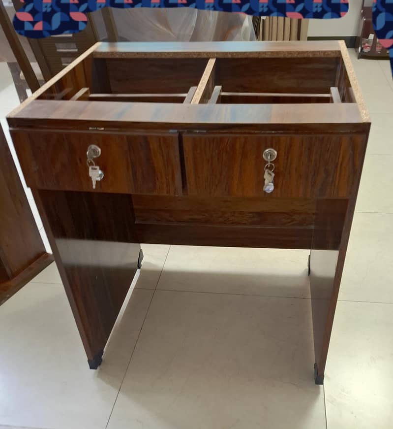 study table 0