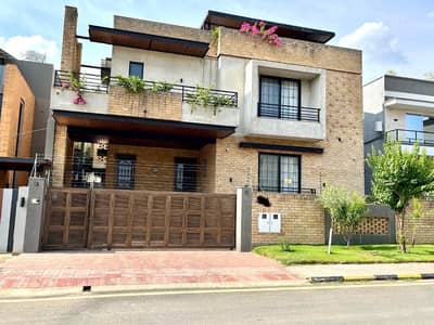 1 Kanal Furnished Designer Villa In Gulberg Residencia Islamabad 5 Bed, Solar, Open Basement & Unique Fresco Art