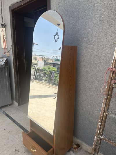 Mirror with drawers