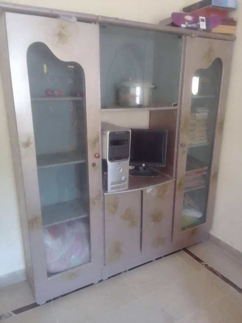 king bed . dressing. divider 4
