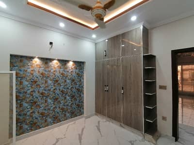 A 8 Marla House In Lahore Is On The Market For sale