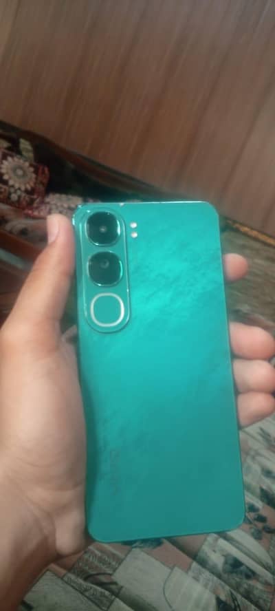 vivo y200 10 by 9.5 condition