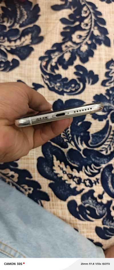 urgent sell iphone XS Max 64gb