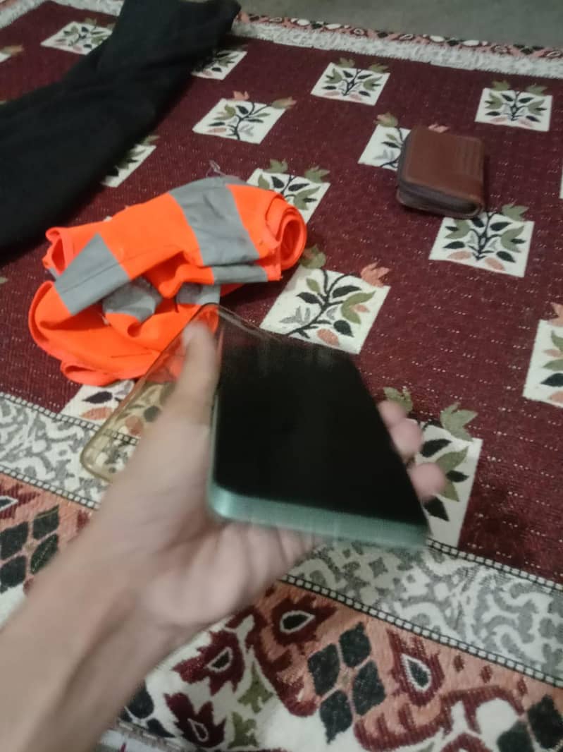 CODE mobile ka naam hai 3