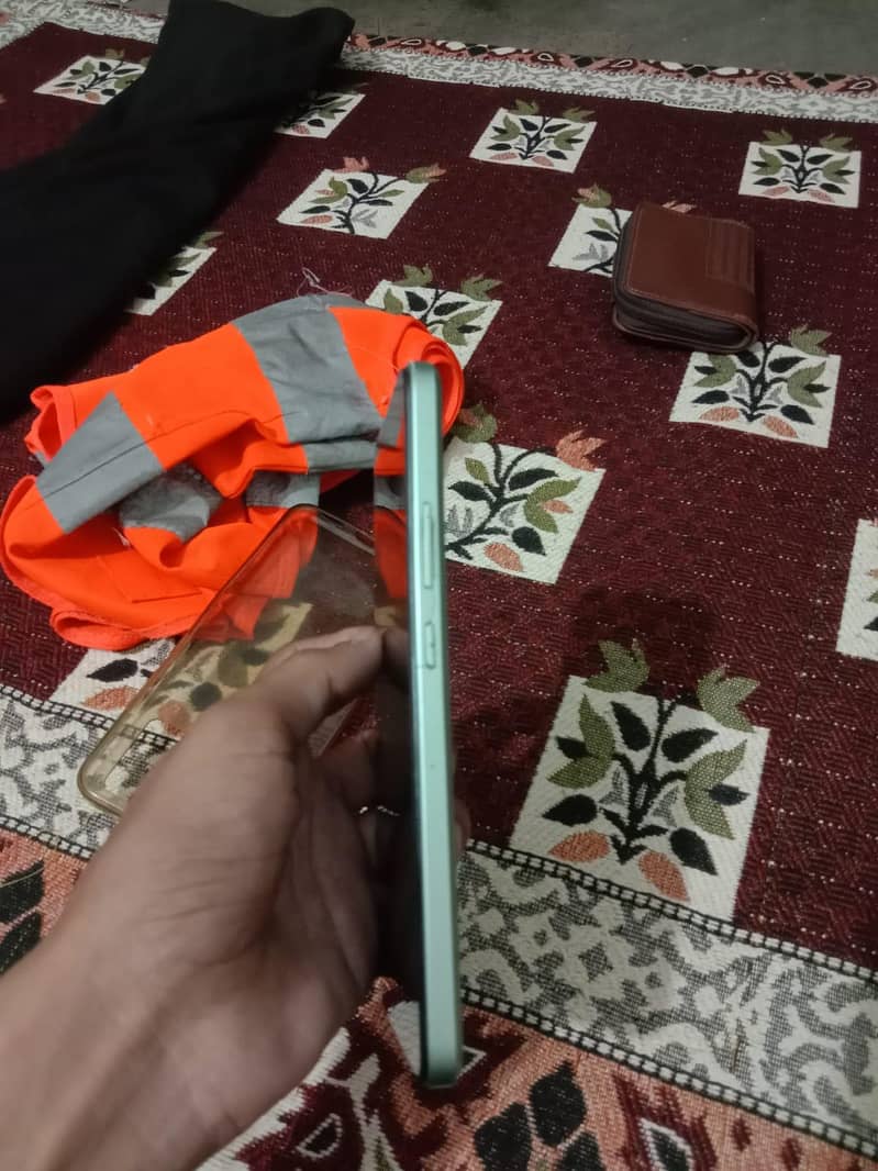 CODE mobile ka naam hai 6